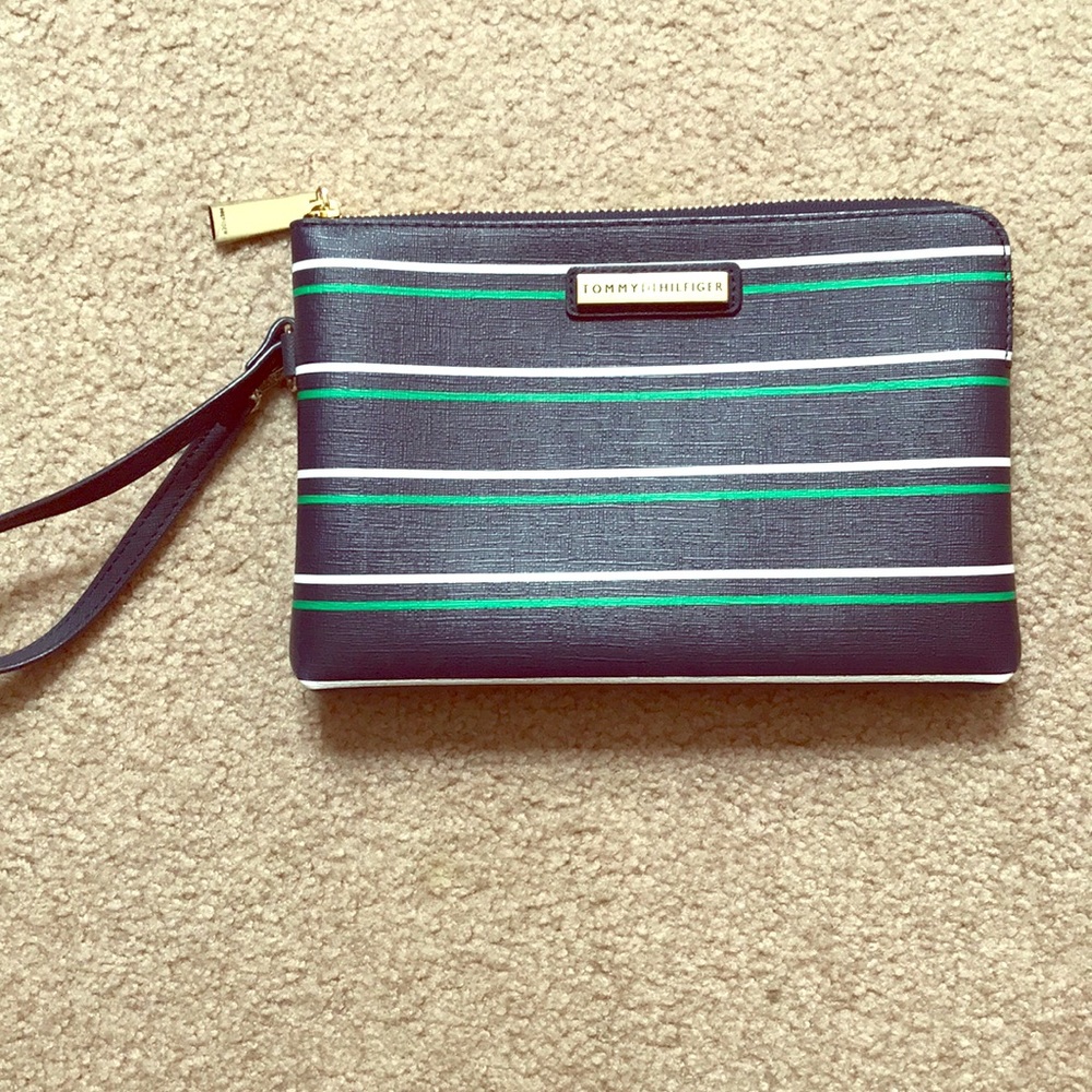 Tommy Hilfiger wristlet